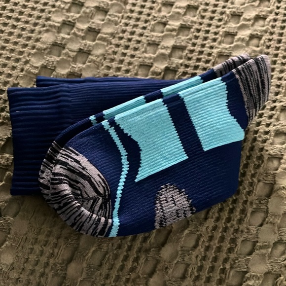 NWT Waterproof Hicking Socks - Picture 4 of 4